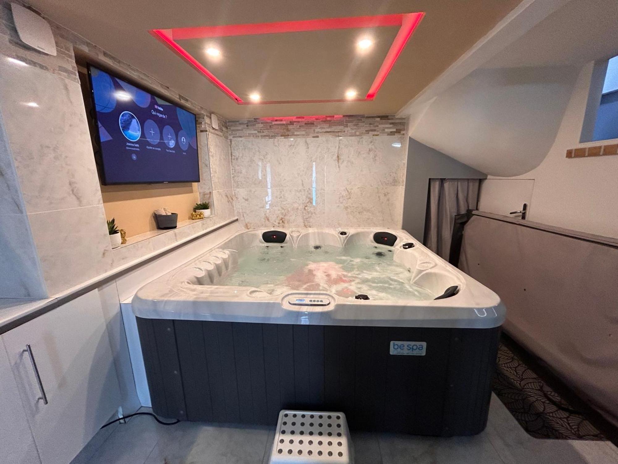 Spa Jacuzzi Moon White Vaudherland Экстерьер фото